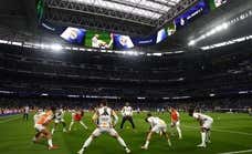 El Bernabéu guardó un emocionante minuto de silencio por Carles Miñarro, médico del Barcelona