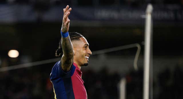 Una visita al hospital y una catarata de récords aúpan a Raphinha al podio del Barça… y del Balón de Oro: «Tiene hambre»