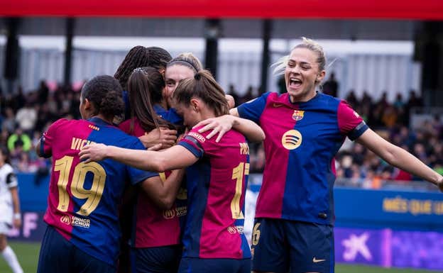 Las jugadoras del Barça celebrando un gol contra el Valencia.  FC BARCELONA FEMENINO