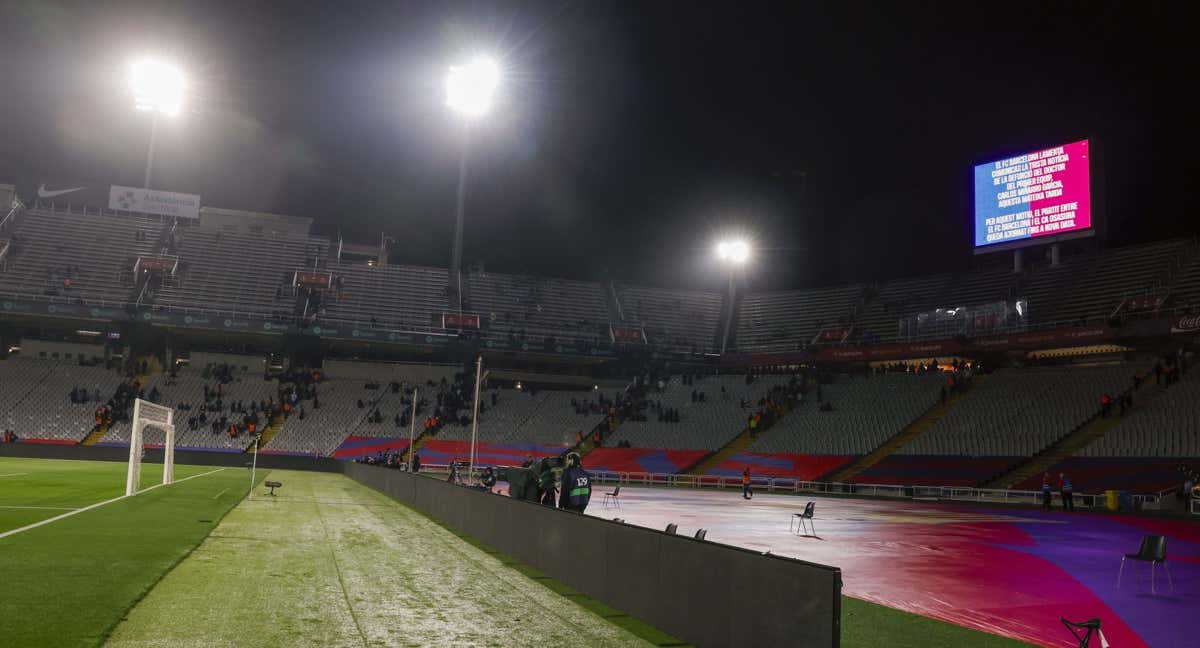 El Barça-Osasuna suspendido en Montjuic./EFE