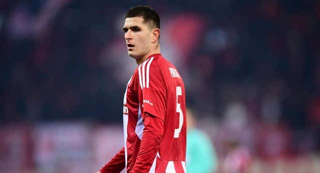 Uno de los secretos del Olympiacos de José Luis Mendilibar es Lorenzo Pirola: «El entrenador deja jugar a quien se lo merece»