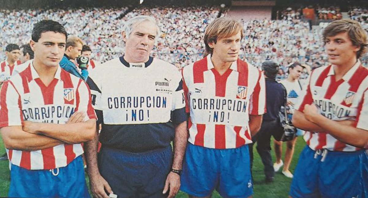 Luis Aragonés y Miquel Soler (centro), en el Atlético de Madrid. /EFE