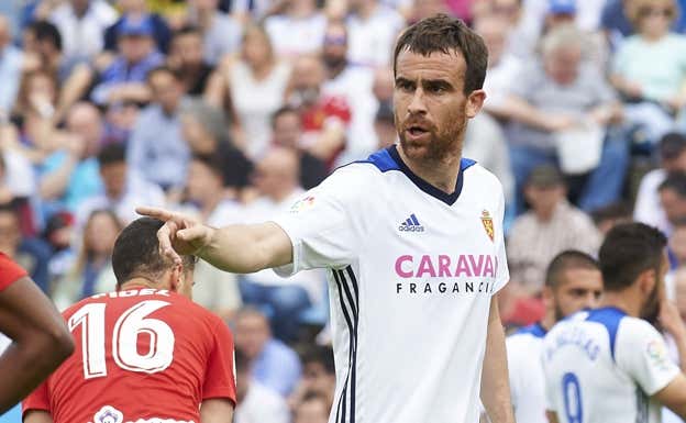 Mikel González, en su época en el Real Zaragoza.  Zaragoza FC
