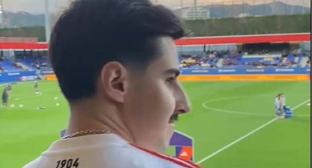 La ‘doble cara’ del invitado especial del Clásico de Copa: “Ayer estuve apoyando al Benfica en Montjuic y hoy al Barça por Kika“