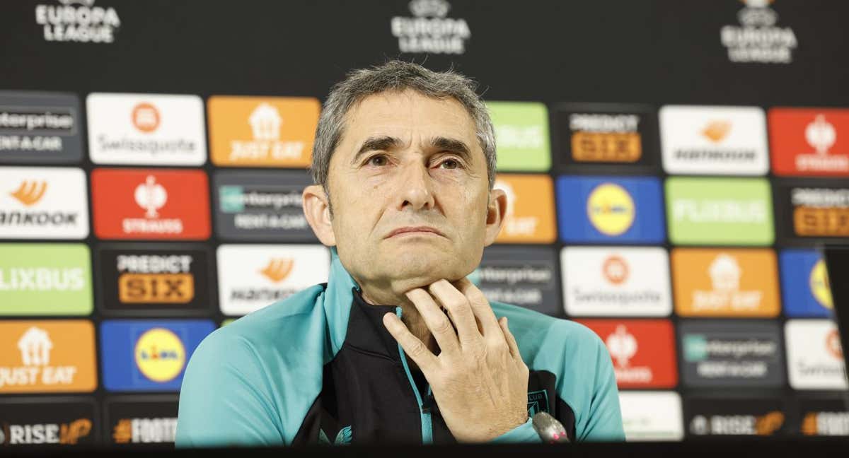 Ernesto Valverde, durante la rueda de prensa en San Mamés./EFE