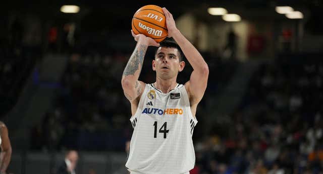 Chus Mateo encuentra la solución al problema de “equilibrio” del Real Madrid… aunque hay un ‘pero’: “Con Gaby Deck hay que tener paciencia”