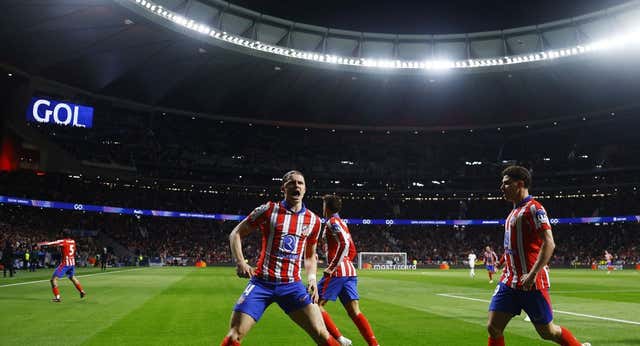 A Simeone le sale la apuesta de Gallagher y Reinildo… ¡a los 27 segundos de partido!