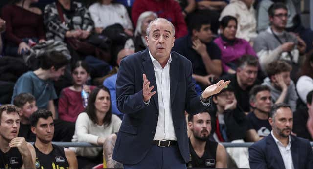 Txus Vidorreta toca la gloria con La Laguna Tenerife y se convierte en el primer entrenador en conseguir 100 victorias en la BCL