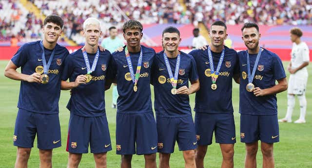 La Selección podría ser pronto Asencio y 10 (del Barça) más