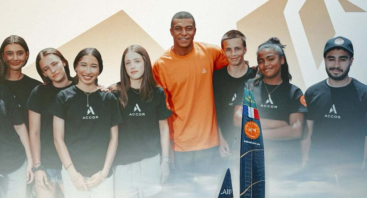 Mbappé durante la promoción del equipo francés de regata. /@sailgpfra