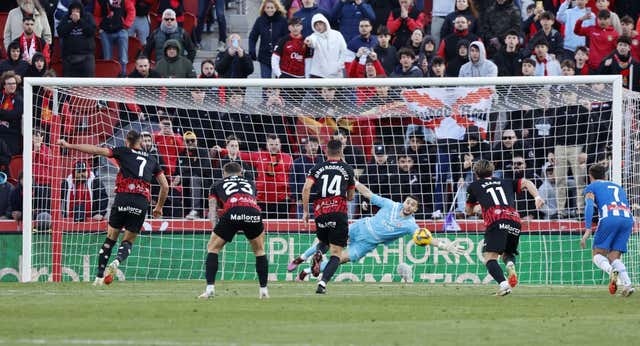 El recado de Joan García a Luis de la Fuente y su posible continuidad en el Espanyol: “Tampoco diría que es muy complicado”