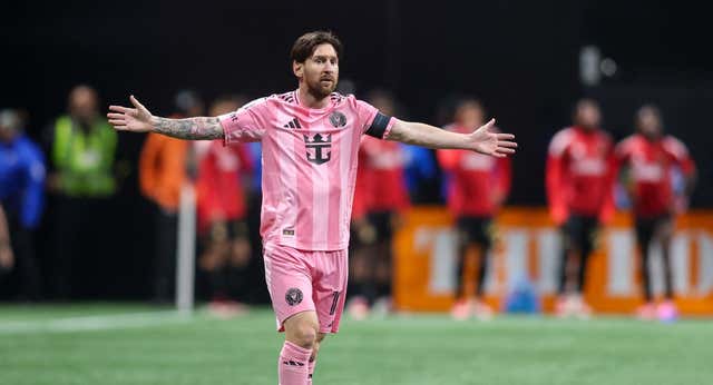 La última obra de arte de Messi que deja boquiabierto hasta a su entrenador: «Sólo lo puede hacer el mejor de la historia»
