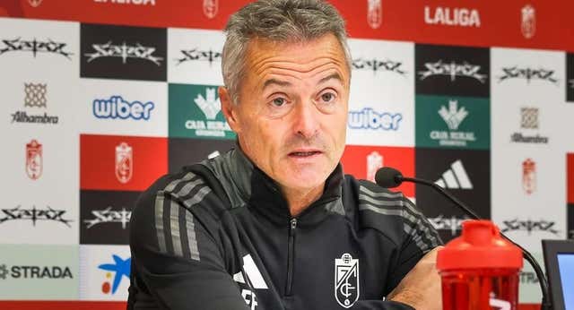 Fran Escribá aclara sus duras palabras hacia Martin Hongla: “Algún trastornado pensará que en esa frase hay algo que no sea una crítica futbolística’