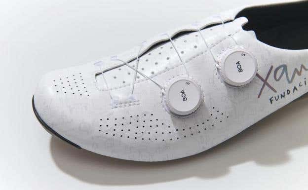 La fundación de Luis Enrique lanza unas zapatillas de ciclismo en memoria de su hija Xana