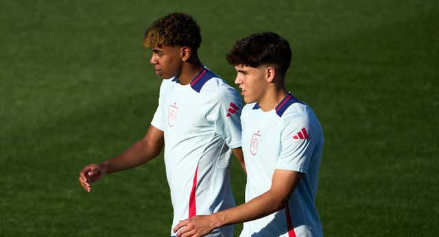 Países Bajos recibe a la primera generación de jugadores de España que no celebraron el gol de Iniesta