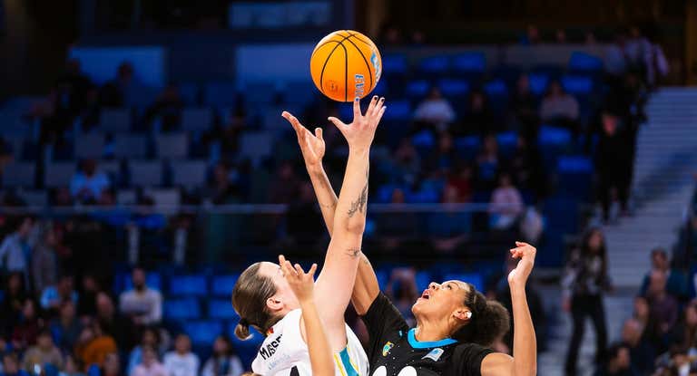 Partido entre el Hozono Jairis y el Movistar Estudiantes.
