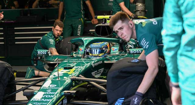 Un retraso en los vuelos siembra el caos en China y pone en un aprieto a Fernando Alonso y Aston Martin
