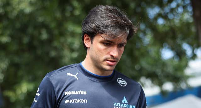 Carlos Sainz explica su novatada: “Un buen fin de semana puede convertirse muy rápido en uno malo en este deporte”