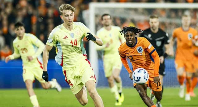 Los secretos de Dean Huijsen, el central pulido por Iraola, que mira a los ojos a Van Dijk y que defiende como si fuera Mascherano