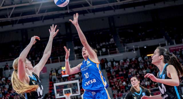 Iyana Martín, la joven «con carácter» y visión de juego que ha hecho a Perfumerías Avenida meterse en semis… ¡en su primera Copa!