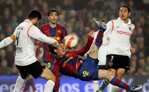 Maduro (derecha), junto Messi, Deco y Albiol. ARCHIVO