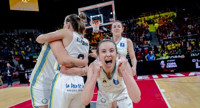 Las lágrimas y el «motivo de orgullo» tras la hazaña del Hozono Global Jairis que han reivindicado a Alcantarilla dentro del mapa del baloncesto nacional: «Aún no me lo creo»
