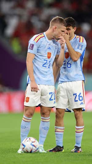 Pedri y Olmo, juntos con la camiseta de España.  GETTY