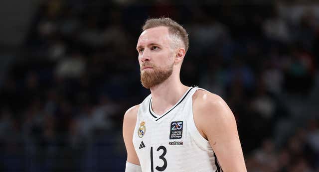 El Real Madrid sobrevive al récord de triples en ACB del Unicaja con una excelente actuación de Musa