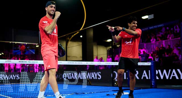 Ale Galán y Fede Chingotto se citan con Juan Lebrón y Franco Stupaczuk en la final del Miami P1 bajo la atenta mirada de Carlos Alcaraz