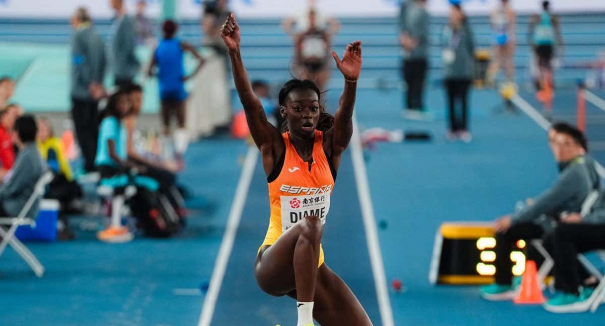 Fátima Diame, en la final mundial de longitud en Nanjing.