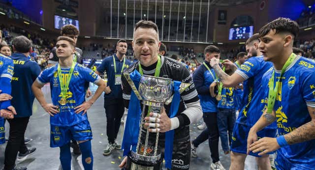 Velasco premia en la prelista de España el éxito de Peñíscola
