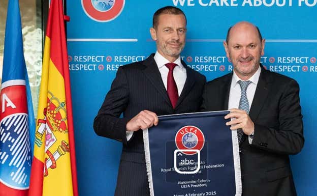 Louzán, en Nyon junto a Ceferin.  RFEF