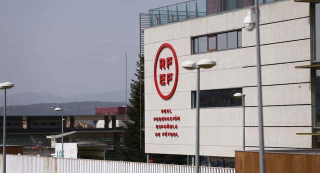 La Audiencia Provincial absuelve tras ocho años de investigación a Jorge Pérez, Castillón e Isabel Navas por el ‘Caso Haití’ que acorraló a la RFEF