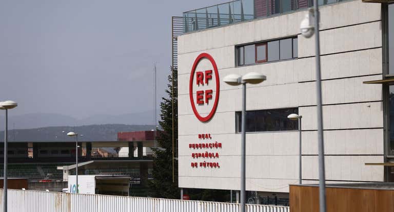 Fachada principal de la sede de la Federación en Las Rozas.