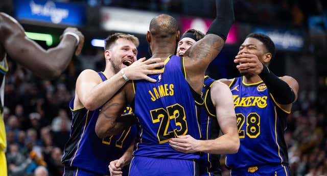 LeBron James rescata el partidazo de Luka Doncic con un milagro nunca visto en la historia