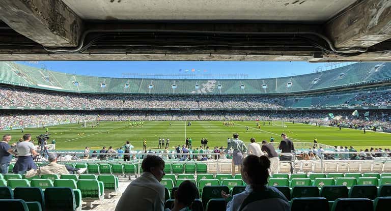 Panorámica del Benito Villamarín en el entrenamiento de este sábado.