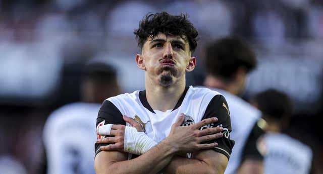 Los padres de Diego López ‘jubilan’ su bar ‘El Descanso’ y podrán por fin ver a su hijo