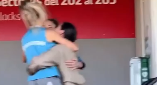 Merel visitó a sus excompañeras, pero no fue sola: llevó a Ibbie, su bebé, que fue la gran protagonista.