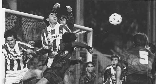El hito que busca la Real Sociedad ya lo logró en 1988: «Eran 80.000 personas llamándonos de todo y aquel día salimos ovacionados del Santiago Bernabéu»