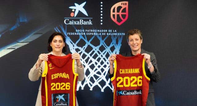 CaixaBank seguirá siendo protagonista en las camisetas de la Selección Española de baloncesto hasta 2026