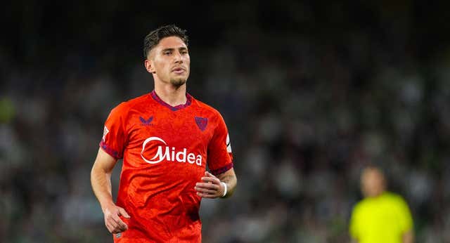 El vestuario del Sevilla achaca la derrota en el derbi a la no reacción y defiende su talento: «No teníamos planteado un plan B»