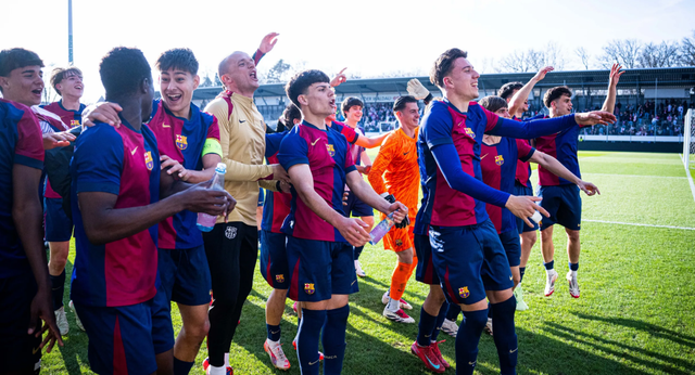 El Barça hace vibrar la Youth League con una salida frenada y una revelación y seduce el mercado