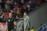 El silencio del Metropolitano por el VAR y una posible roja a Azpilicueta que recordó a las de Pablo Barrios