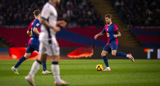Disciplina desestima el recurso de Osasuna: no hubo alineación indebida del Barcelona con Iñigo Martínez