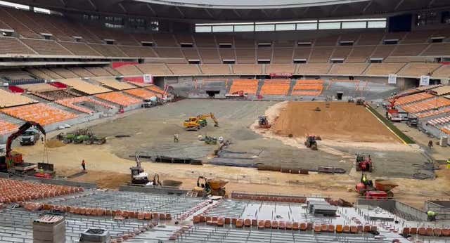 Así está La Cartuja a 23 días de la final de la Copa del Rey: empiezan a poner el césped tras un mes complicado por el clima