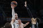 Una victoria de quilates en un partido de showtime ante el Paris hace al Real Madrid asegurarse el playin