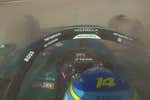 Fernando Alonso comete otro error en unos Libres salpicados por cuatro banderas rojas