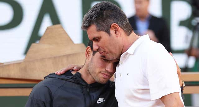 Carlos Alcaraz aplaude el rol de su padre desde la sombra: «Nunca se ha metido en pista, siempre lo ha respetado»