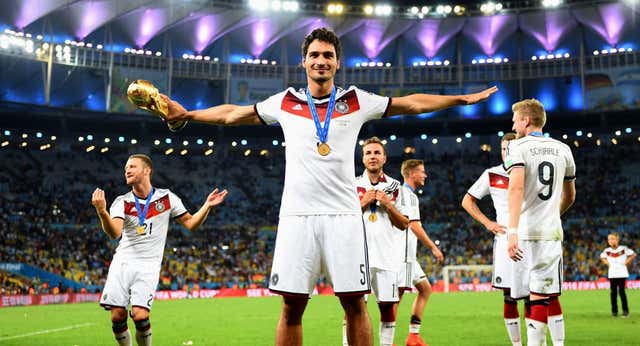 Mats Hummels, campeón del mundo con Alemania en 2014, anuncia su retirada al término de la 24-25