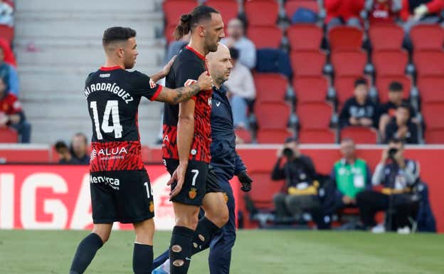 Muriqi se retiró lesionado en el primer tiempo EFE